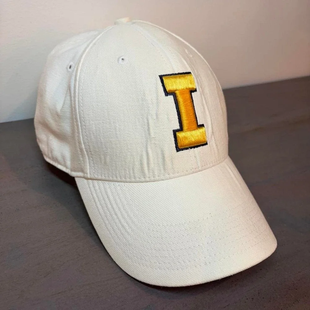 'Nike vintage fall 2010 white University of Iowa Hawkeyes cap